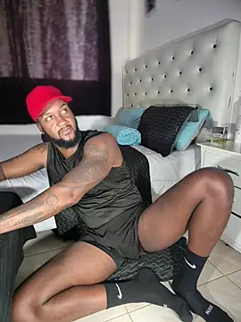 Snapshot of blackdrey18 chatting on 02/22/26, 02:19 blackdrey18 online show from 02/22/26, 02:19