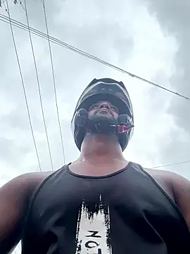 Snapshot of blackdrey18 chatting on 01/15/26, 01:58 blackdrey18 online show from 01/15/26, 01:58