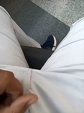 Snapshot of witchhunter1 chatting on 11/05/25, 01:42 witchhunter1 online show from 11/05/25, 01:42