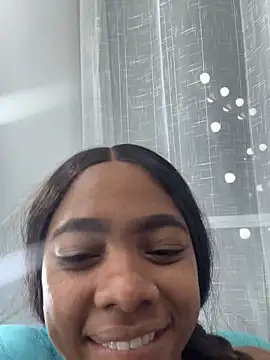 Snapshot of Niyirey1 chatting on 09/25/25, 01:33 Niyirey1 online show from 09/25/25, 01:33