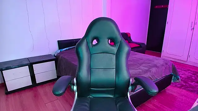 yesie hot online show from 11/24/25, 11:16