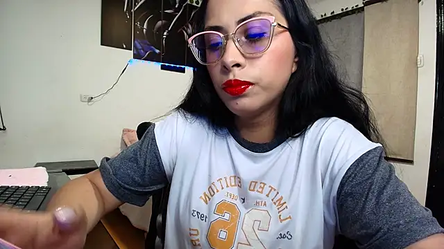 yesie hot online show from 06/12/26, 01:25