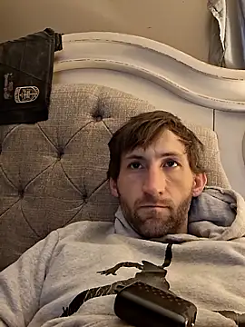 lewis7869 online show from 12/03/25, 05:45