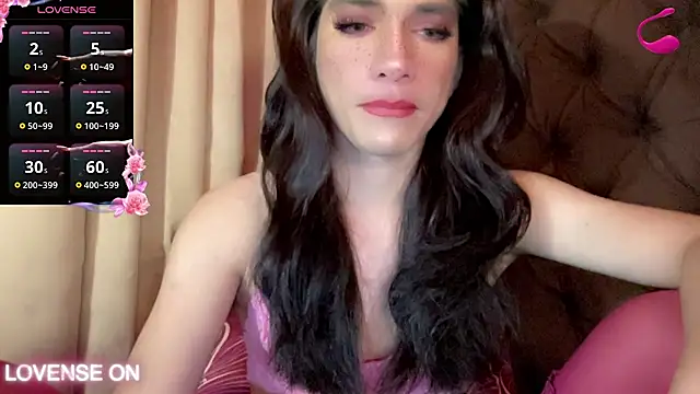 Snapshot of QUEEN_LILITH chatting on 06/20/26, 02:33 QUEEN LILITH online show from 06/20/26, 02:33