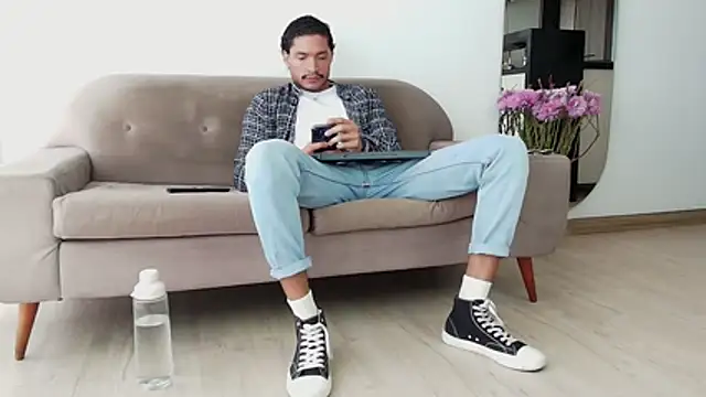 Robyn Miller online show from 11/18/25, 07:28