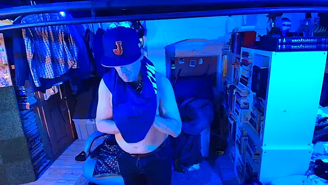Snapshot of cumhungrybottom4u chatting on 03/07/26, 05:47 cumhungrybottom4u online show from 03/07/26, 05:47