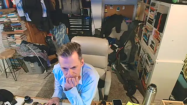 Snapshot of cumhungrybottom4u chatting on 03/18/26, 07:11 cumhungrybottom4u online show from 03/18/26, 07:11