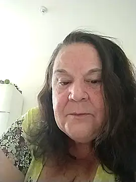 Snapshot of Yaya_Mineira chatting on 09/22/25, 05:30 Yaya Mineira online show from 09/22/25, 05:30