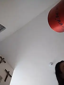 Yaya Mineira online show from 02/02/26, 07:57