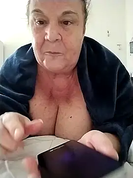 Yaya Mineira online show from 10/31/25, 01:30