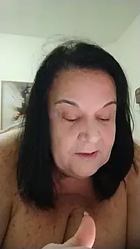 Snapshot of Yaya_Mineira chatting on 07/18/26, 02:20 Yaya Mineira online show from 07/18/26, 02:20