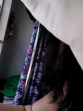 Yaya Mineira online show from 04/05/26, 04:02