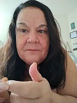 Yaya Mineira online show from 02/11/26, 01:44