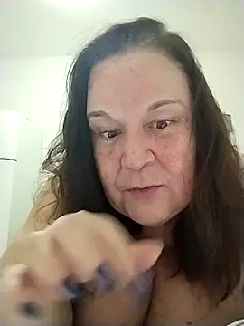 Snapshot of Yaya_Mineira chatting on 10/14/25, 01:06 Yaya Mineira online show from 10/14/25, 01:06