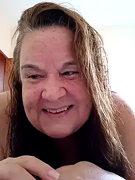 Snapshot of Yaya_Mineira chatting on 01/28/25, 01:49 Yaya Mineira online show from 01/28/25, 01:49