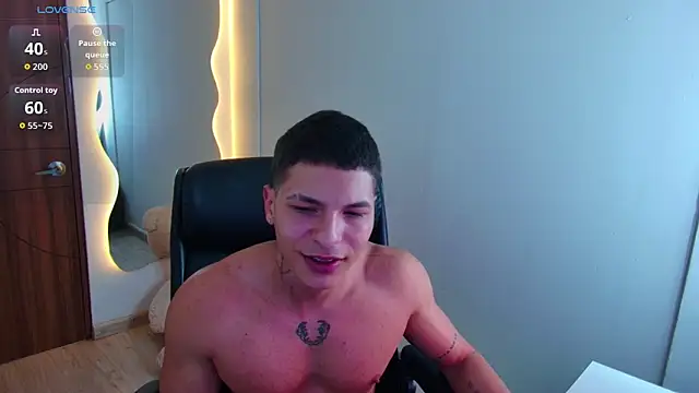Snapshot of harrisoncuper chatting on 06/25/26, 10:15 harrisoncuper online show from 06/25/26, 10:15