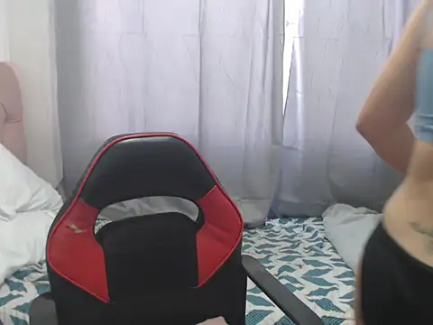 annie 21  online show from 11/07/25, 02:43