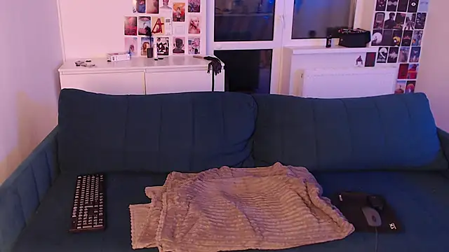 ursula davis online show from 01/12/25, 12:07
