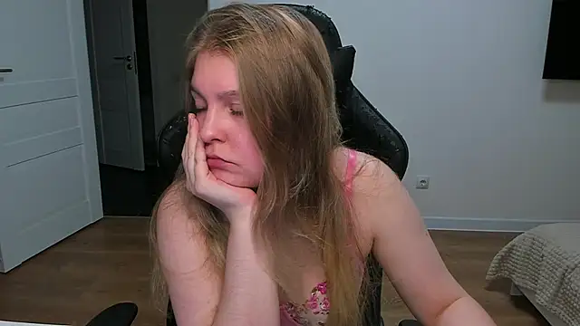 stacy miracle online show from 10/27/25, 04:08