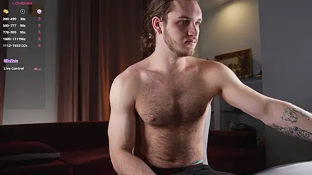 Snapshot of Louis_Karlos chatting on 02/16/26, 04:11 Louis Karlos online show from 02/16/26, 04:11