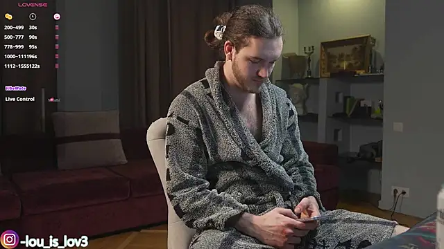 Snapshot of Louis_Karlos chatting on 01/10/26, 05:25 Louis Karlos online show from 01/10/26, 05:25