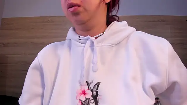 madelaine blosson online show from 03/24/26, 10:37