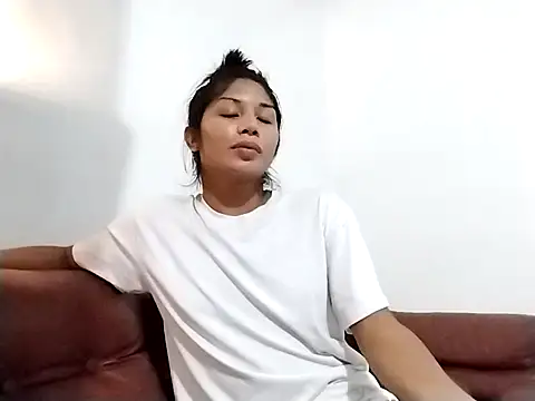 Snapshot of MaxxineMorenaTs chatting on 12/14/25, 08:36 MaxxineMorenaTs online show from 12/14/25, 08:36