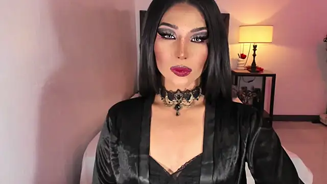 Snapshot of MaxxineMorenaTs chatting on 10/30/25, 07:22 MaxxineMorenaTs online show from 10/30/25, 07:22