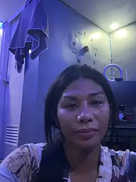 Snapshot of MaxxineMorenaTs chatting on 12/15/24, 06:04 MaxxineMorenaTs online show from 12/15/24, 06:04