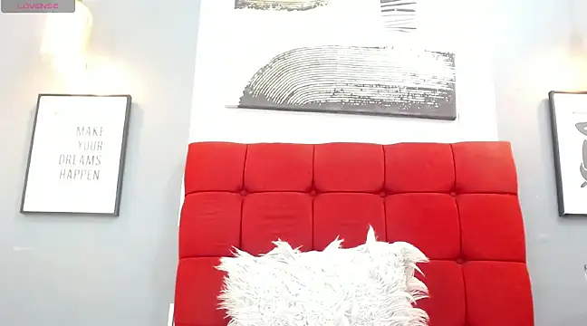 Snapshot of _Valeria_Brown chatting on 03/08/25, 11:49  Valeria Brown online show from 03/08/25, 11:49