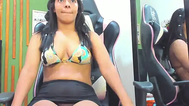 Snapshot of _Valeria_Brown chatting on 03/02/25, 05:33  Valeria Brown online show from 03/02/25, 05:33