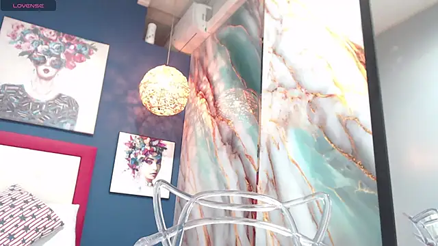 Snapshot of _Valeria_Brown chatting on 09/24/25, 12:29  Valeria Brown online show from 09/24/25, 12:29