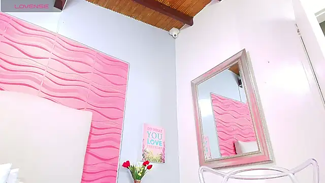 Snapshot of _Valeria_Brown chatting on 02/27/25, 02:03  Valeria Brown online show from 02/27/25, 02:03