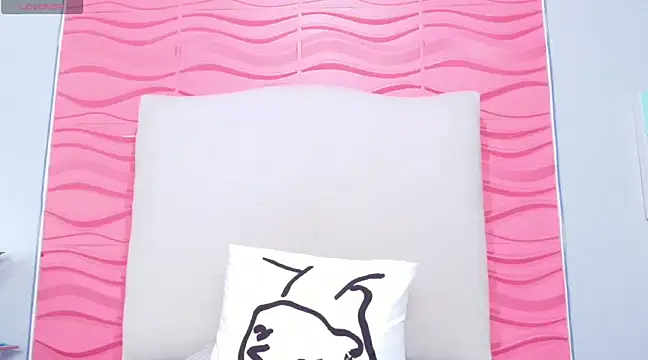 Snapshot of _Valeria_Brown chatting on 03/15/25, 01:52  Valeria Brown online show from 03/15/25, 01:52