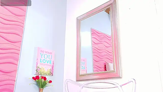 Snapshot of _Valeria_Brown chatting on 03/01/25, 08:42  Valeria Brown online show from 03/01/25, 08:42