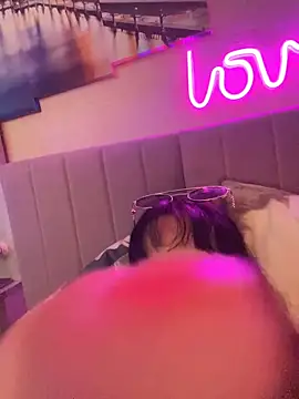 Lolaley2 online show from 11/06/25, 05:33