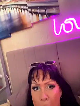 Lolaley2 online show from 11/23/25, 07:40