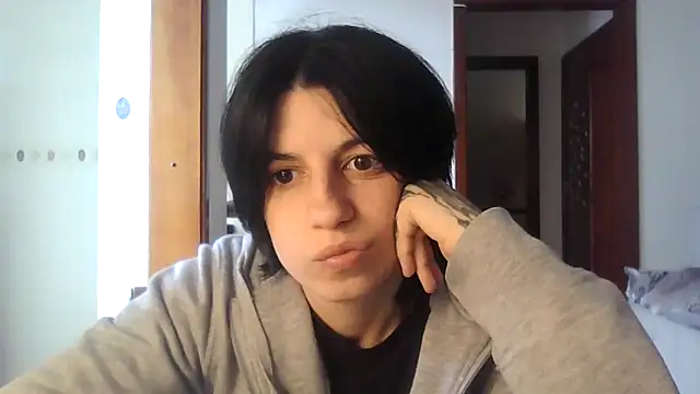Snapshot of kyslrana chatting on 05/18/26, 01:49 kyslrana online show from 05/18/26, 01:49