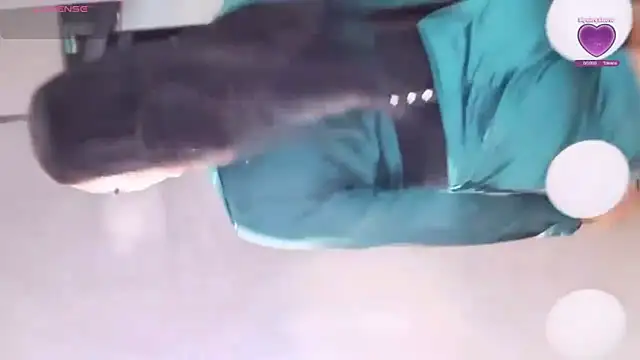 sweetcata23 online show from 12/17/25, 08:14