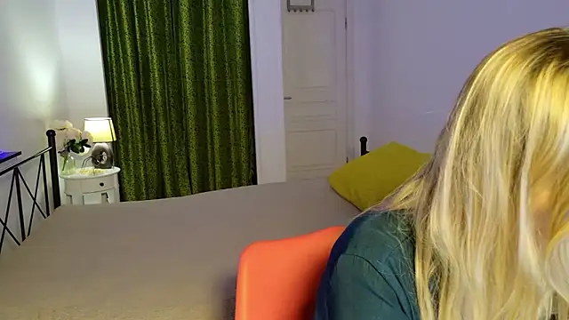 Snapshot of ZoeGrant chatting on 01/13/26, 08:46 ZoeGrant online show from 01/13/26, 08:46