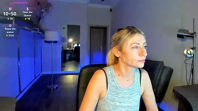 Snapshot of ZoeGrant chatting on 02/10/26, 09:58 ZoeGrant online show from 02/10/26, 09:58