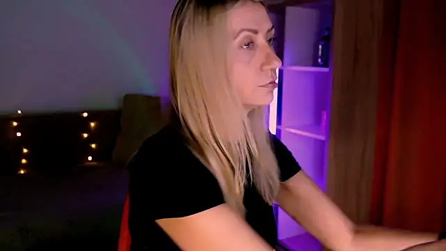 ZoeGrant online show from 12/18/25, 08:45