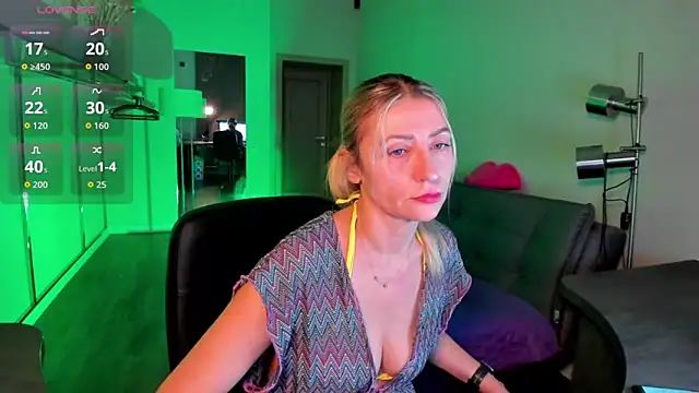 Snapshot of ZoeGrant chatting on 02/03/26, 08:47 ZoeGrant online show from 02/03/26, 08:47