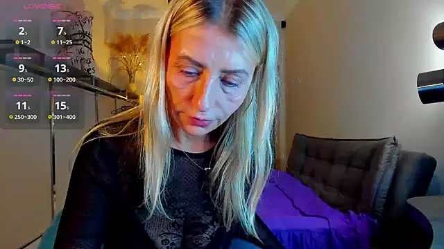 ZoeGrant online show from 09/21/25, 07:52