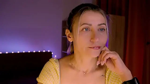 ZoeGrant online show from 04/14/26, 06:02