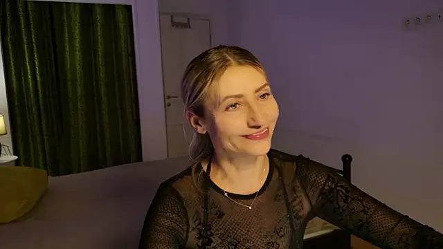 ZoeGrant online show from 11/25/25, 08:53