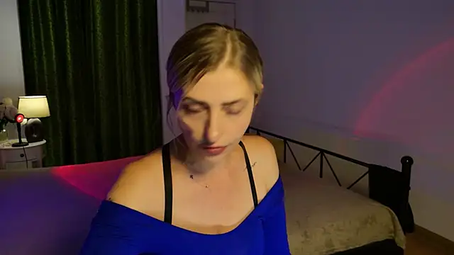Snapshot of ZoeGrant chatting on 05/31/26, 07:03 ZoeGrant online show from 05/31/26, 07:03