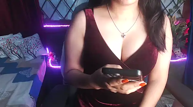 Snapshot of Beyond_Cuteness_ chatting on 12/16/24, 11:18 Beyond Cuteness online show from 12/16/24, 11:18