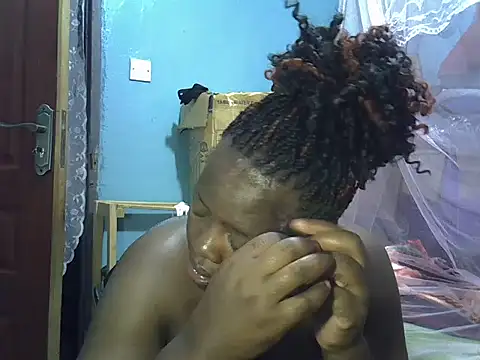 Ebonyceline online show from 04/18/26, 08:49