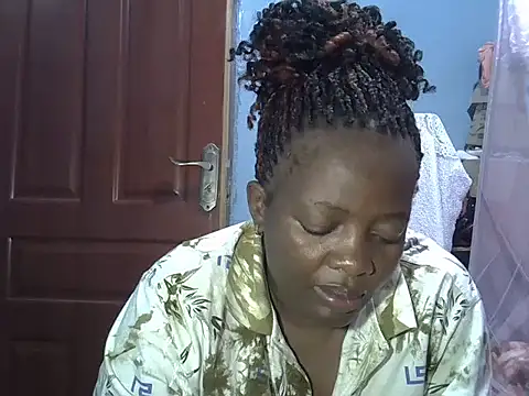 Ebonyceline online show from 04/21/26, 07:42